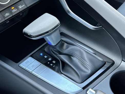 Used 2023 Hyundai Elantra SE image 22