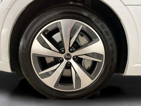 Used 2024 Audi Q8 e-tron Premium Plus w/ Premium Plus Package image 29