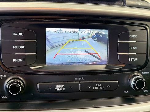 Used 2017 Kia Sorento LX image 13