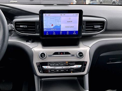 Certified 2022 Ford Explorer XLT w/ Equipment Group 202A image 7