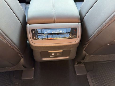 New 2026 Nissan Pathfinder SL w/ SL Premium Package FWD image 17