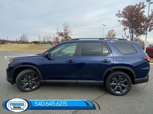 New 2025 Honda Pilot Sport image 2