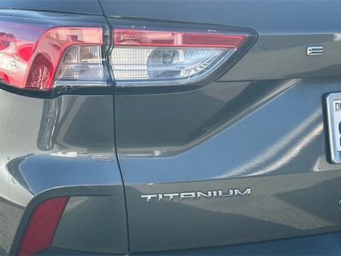 Used 2020 Ford Escape Titanium image 7