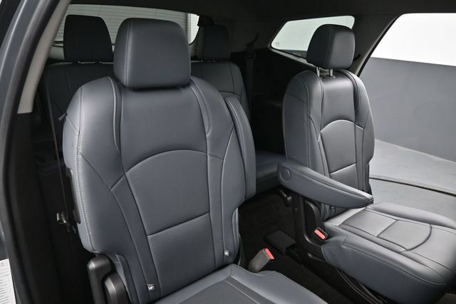 Used 2019 Buick Enclave Essence FWD image 19