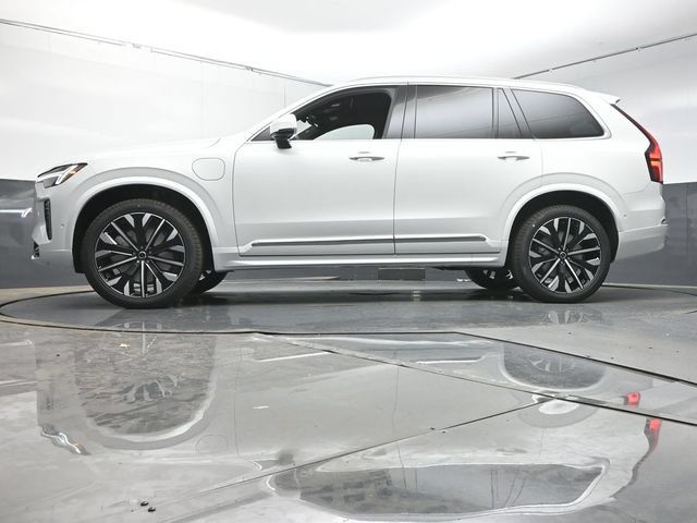 Used 2026 Volvo XC90 T8 Plus w/ Protection Package Premier AWD/4WD image 38