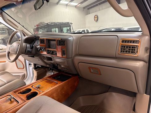 Used 2003 Ford F450 Lariat RWD image 38