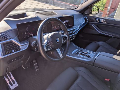 Used 2024 BMW X5 xDrive40i w/ M Sport Package AWD/4WD image 8
