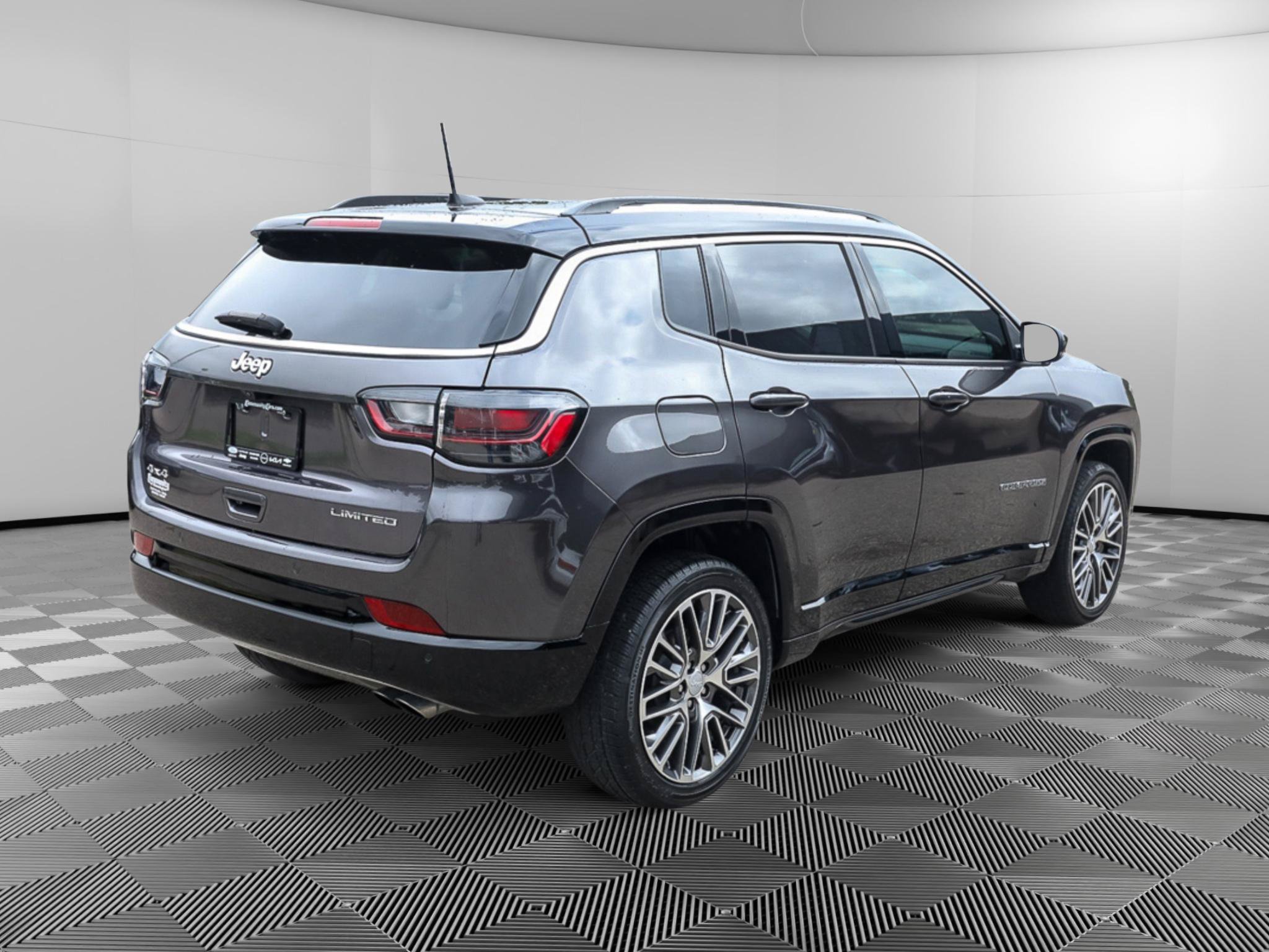 Used 2022 Jeep Compass Limited w/ Elite Group AWD/4WD image 8
