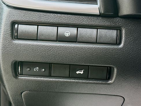 Used 2021 Nissan Rogue SL AWD/4WD image 10
