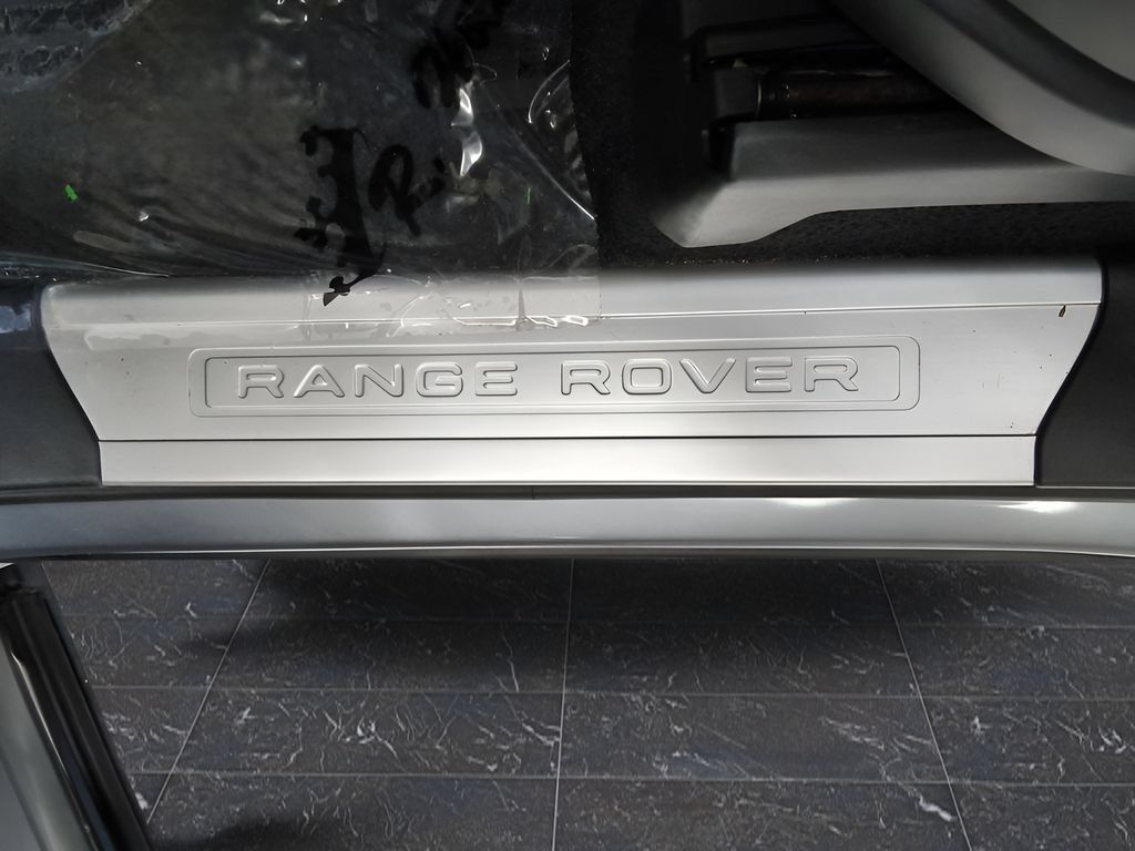 Used 2020 Land Rover Range Rover HSE AWD/4WD image 31