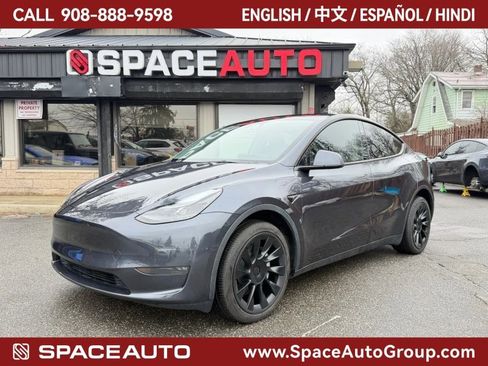 Used 2024 Tesla Model Y Long Range image 1