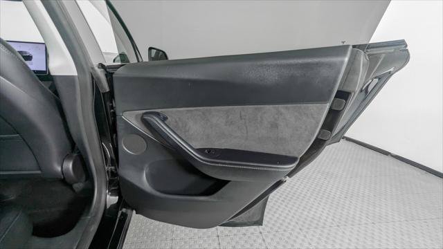 Used 2022 Tesla Model Y Long Range AWD/4WD image 15