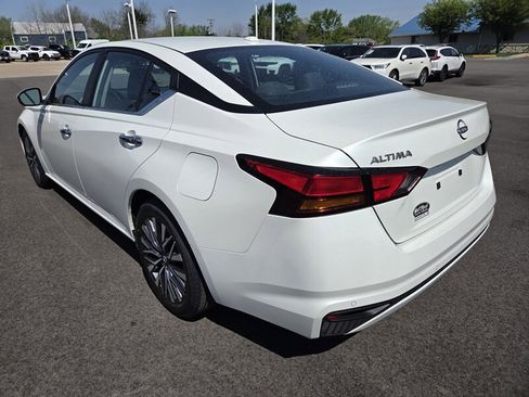 Used 2023 Nissan Altima 2.5 SV FWD image 5