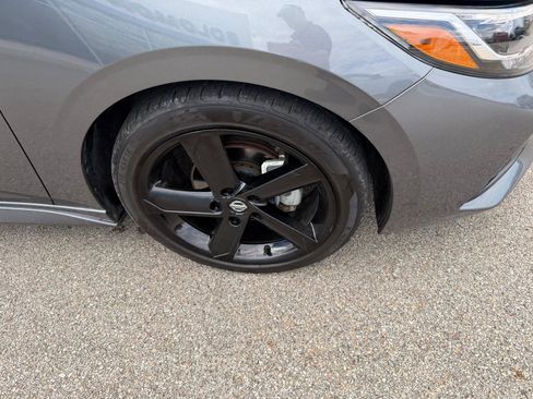 Used 2022 Nissan Sentra SR w/ SR Premium Package image 10