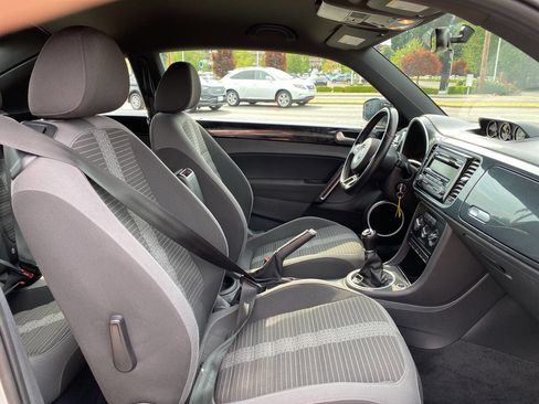 Used 2014 Volkswagen Beetle R-Line image 16