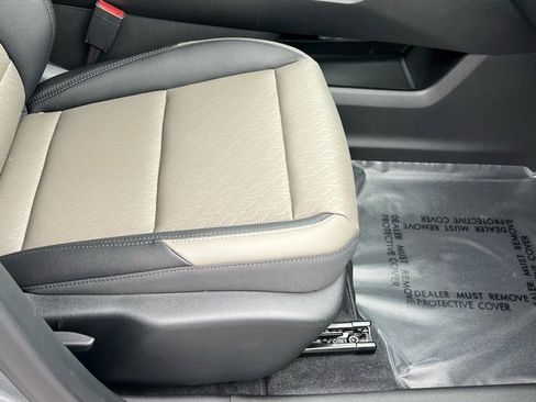 New 2026 Chevrolet Equinox LT w/ Convenience Package II image 24