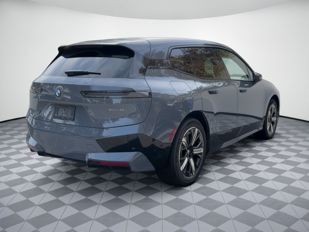 Used 2024 BMW iX xDrive50 w/ Premium Package AWD/4WD image 9