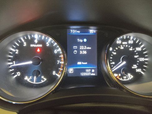 Used 2019 Nissan Rogue Sport SV FWD image 23