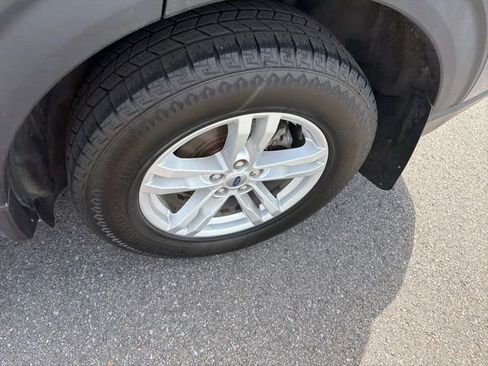 Certified 2020 Ford Explorer XLT image 11