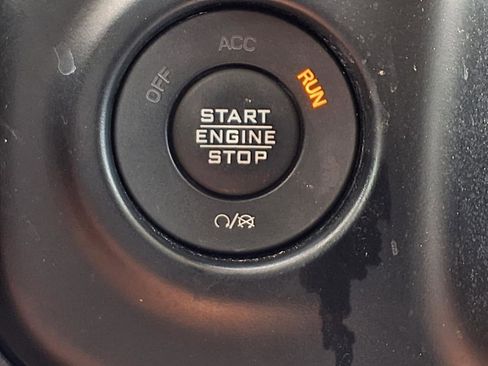 Used 2021 Jeep Gladiator Overland w/ Popular Equipment Package image 11