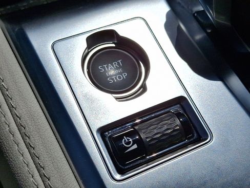 Used 2025 Jaguar F-PACE R-Dynamic S image 27