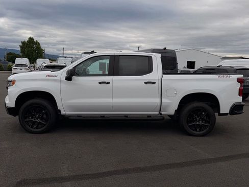 Used 2025 Chevrolet Silverado 1500 LT Trail Boss w/ Protection Package AWD/4WD image 4