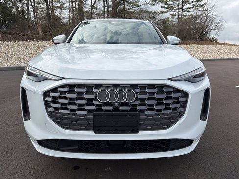 Certified 2025 Audi Q5 2.0T Premium Plus w/ Premium Plus image 8