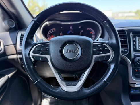 Used 2016 Jeep Grand Cherokee Laredo image 24