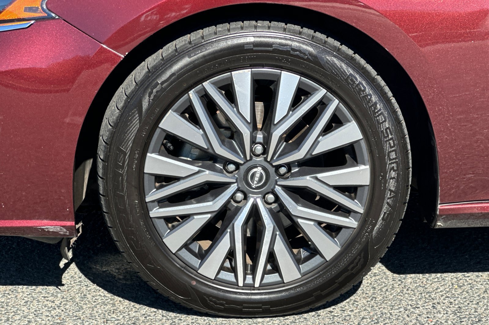 Used 2024 Nissan Altima 2.5 SV FWD image 25