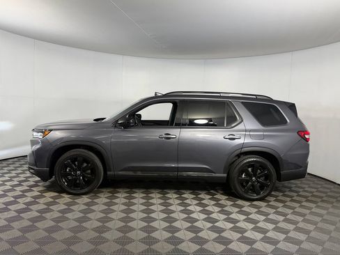 Used 2025 Honda Pilot Black Edition image 10