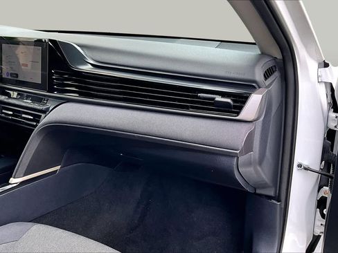 Used 2025 Toyota Camry LE FWD image 19