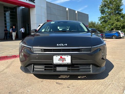 Used 2025 Kia K4 FWD image 3