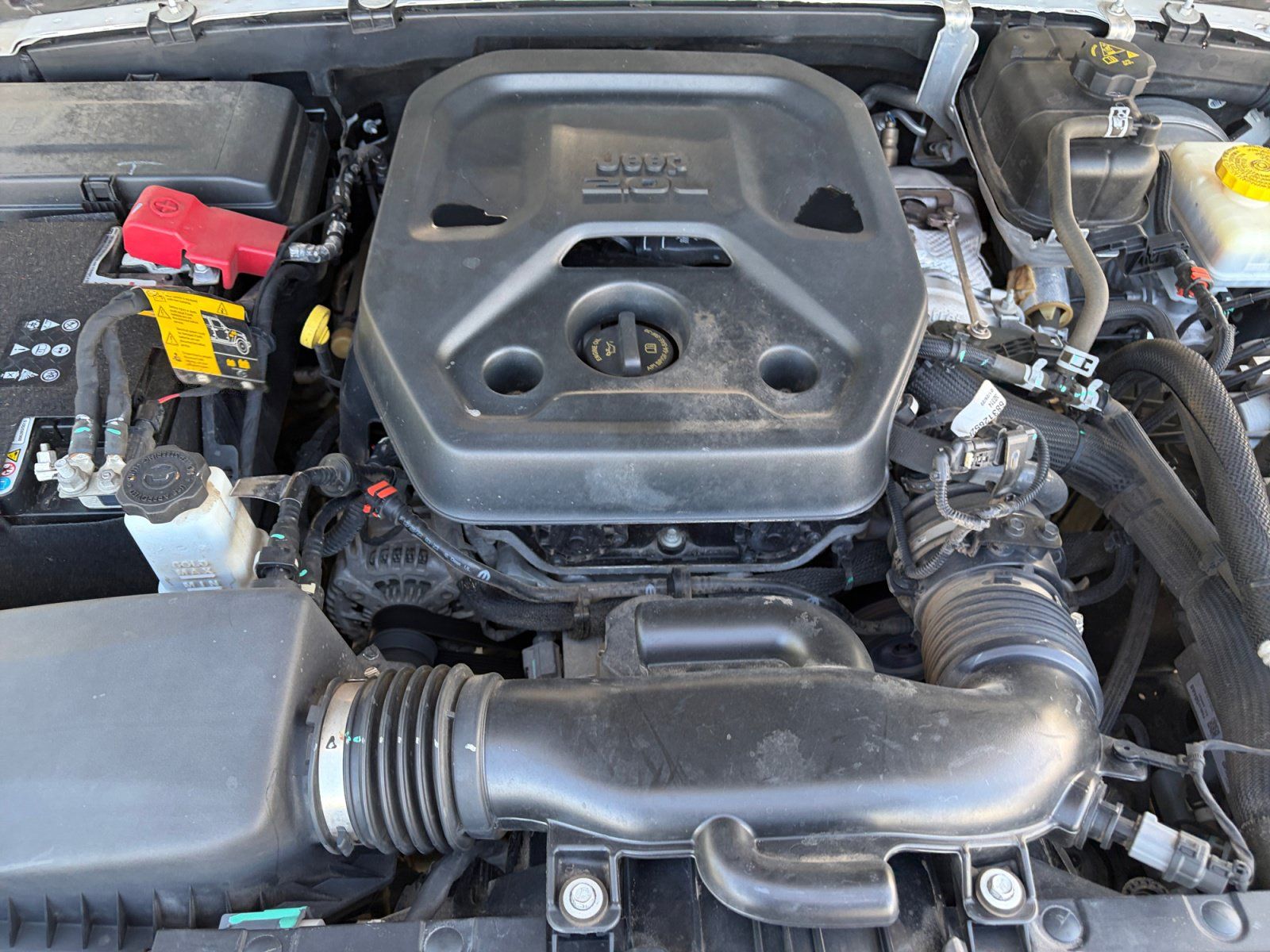 Used 2023 Jeep Wrangler Unlimited Sahara AWD/4WD image 30