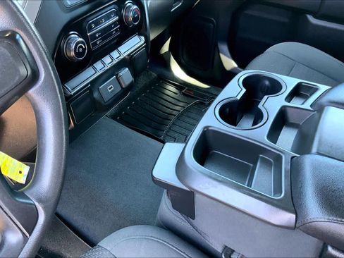 Used 2020 Chevrolet Silverado 1500 Custom w/ Custom Value Package AWD/4WD image 17