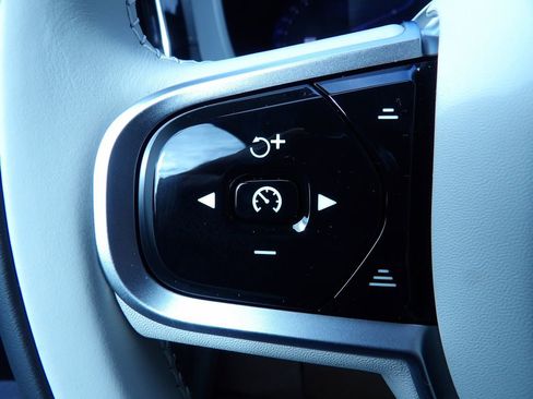 New 2026 Volvo XC60 B5 Ultra w/ Protection Package Premier image 18