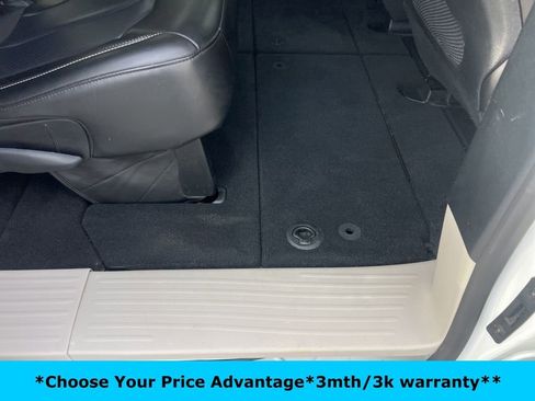 Certified 2023 Chrysler Pacifica Touring-L image 18