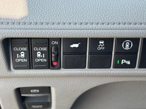 Used 2023 Honda Odyssey Touring image 32