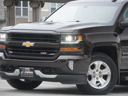 Used 2018 Chevrolet Silverado 1500 LT w/ All Star Edition AWD/4WD image 5