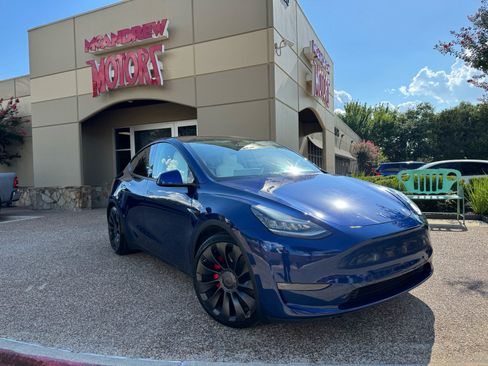 Used 2020 Tesla Model Y Long Range AWD/4WD image 1