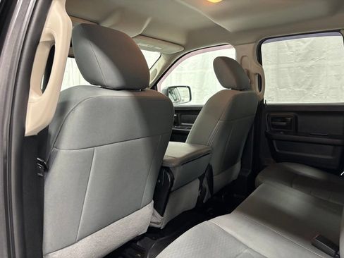 Used 2018 RAM 1500 Express AWD/4WD image 38