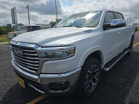 Used 2025 RAM 1500 Laramie AWD/4WD image 3