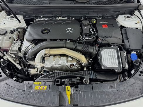 New 2026 Mercedes-Benz GLB 250 image 10