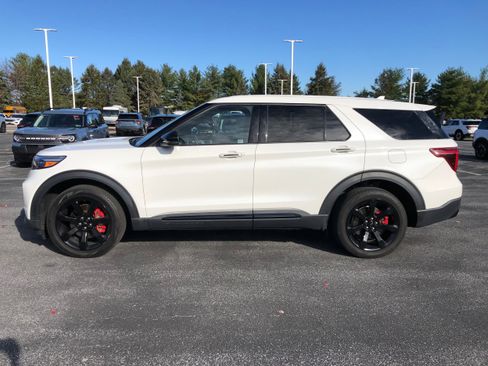 Used 2022 Ford Explorer ST w/ Equipment Group 401A image 2