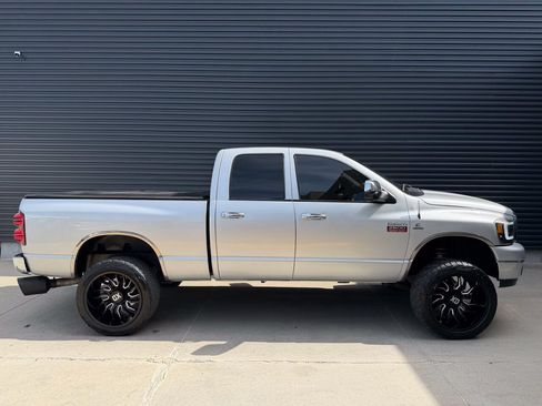 Used 2009 Dodge Ram 2500 Truck SLT w/ Trailer Tow Group AWD/4WD image 12