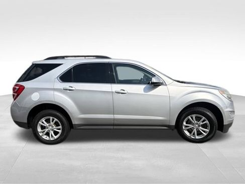 Used 2017 Chevrolet Equinox LT w/ Convenience Package FWD image 6