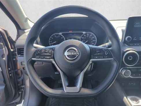 Used 2025 Nissan Sentra SV FWD image 13