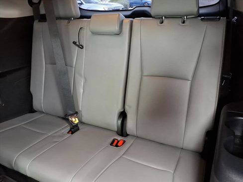 Used 2022 Toyota Highlander Bronze Edition image 23