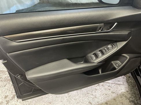 Used 2019 Honda Accord Sport image 13
