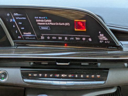 Used 2021 Cadillac Escalade Premium Luxury RWD image 19