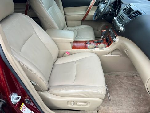 Used 2010 Toyota Highlander Limited AWD/4WD image 14